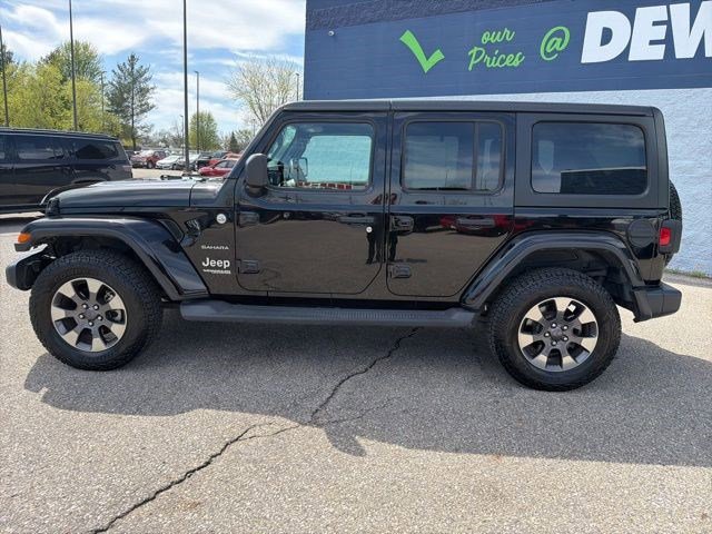 Used 2018 Jeep Wrangler Unlimited Sahara AWD/4WD image 2