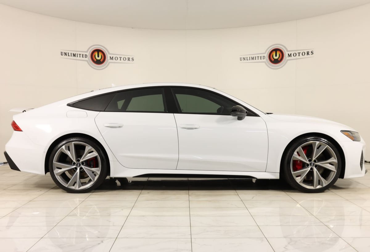 Used 2021 Audi RS 7 Sportback w/ Black Optic Package AWD/4WD image 2