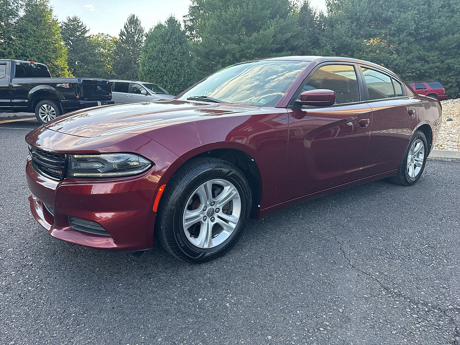 Used 2020 Dodge Charger SXT RWD image 11