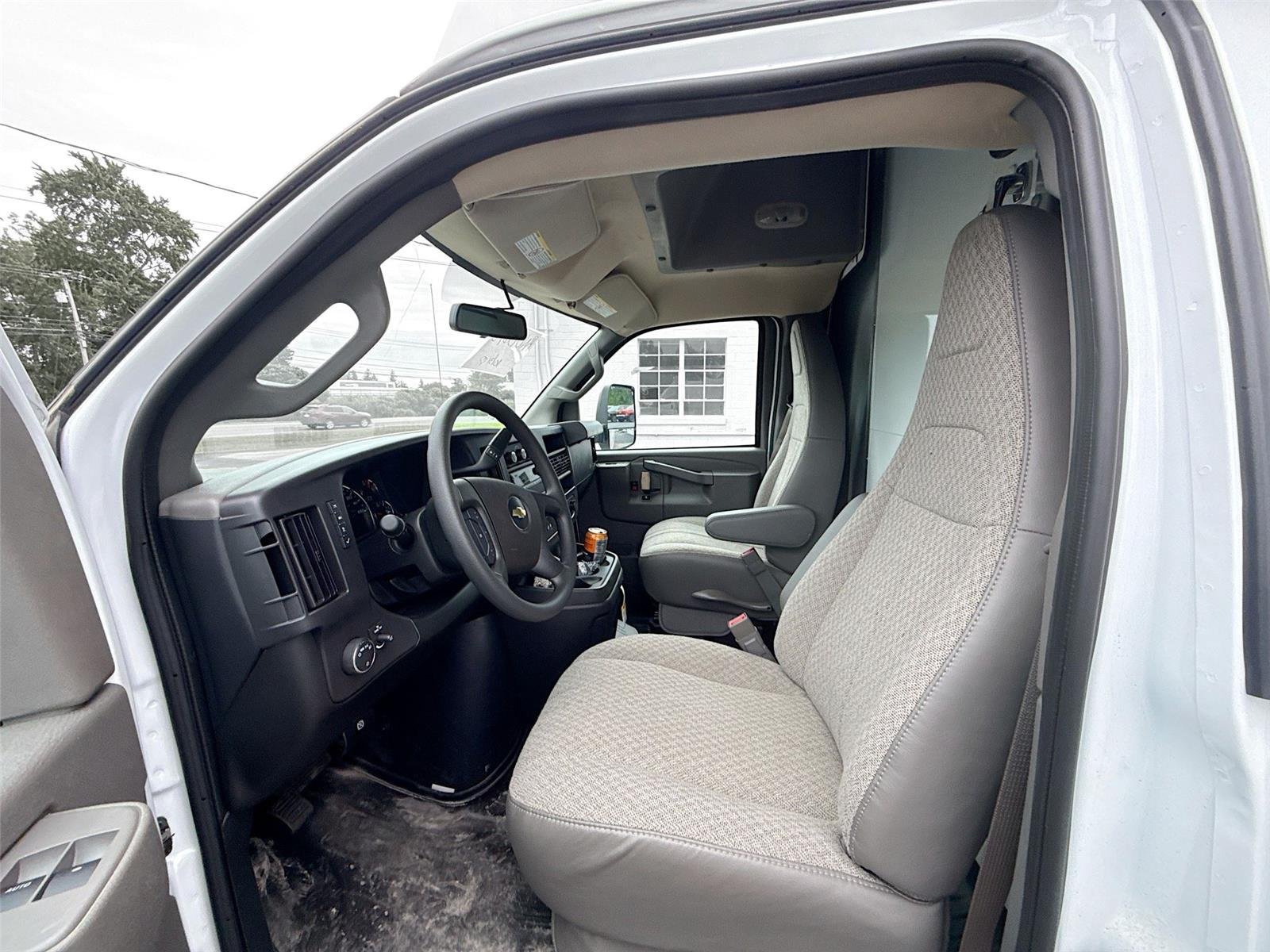 New 2024 Chevrolet Express 3500 w/ Power Convenience Package RWD image 17