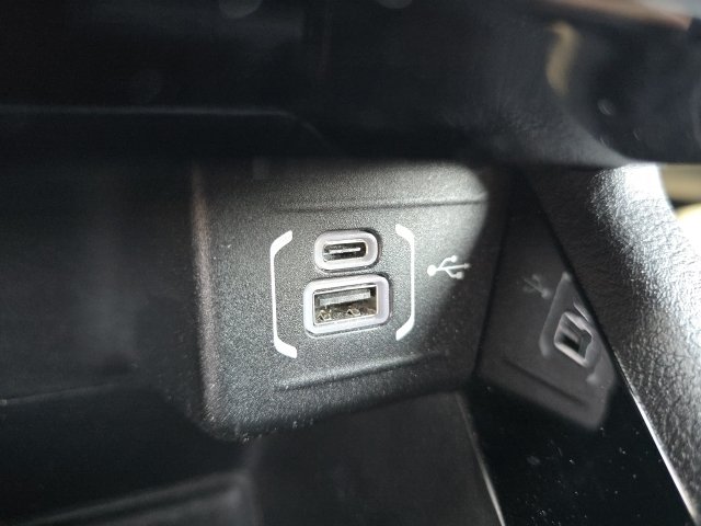 Used 2023 Jeep Compass Limited AWD/4WD image 7