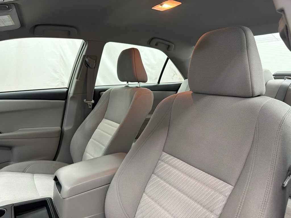 Used 2017 Toyota Camry FWD image 10