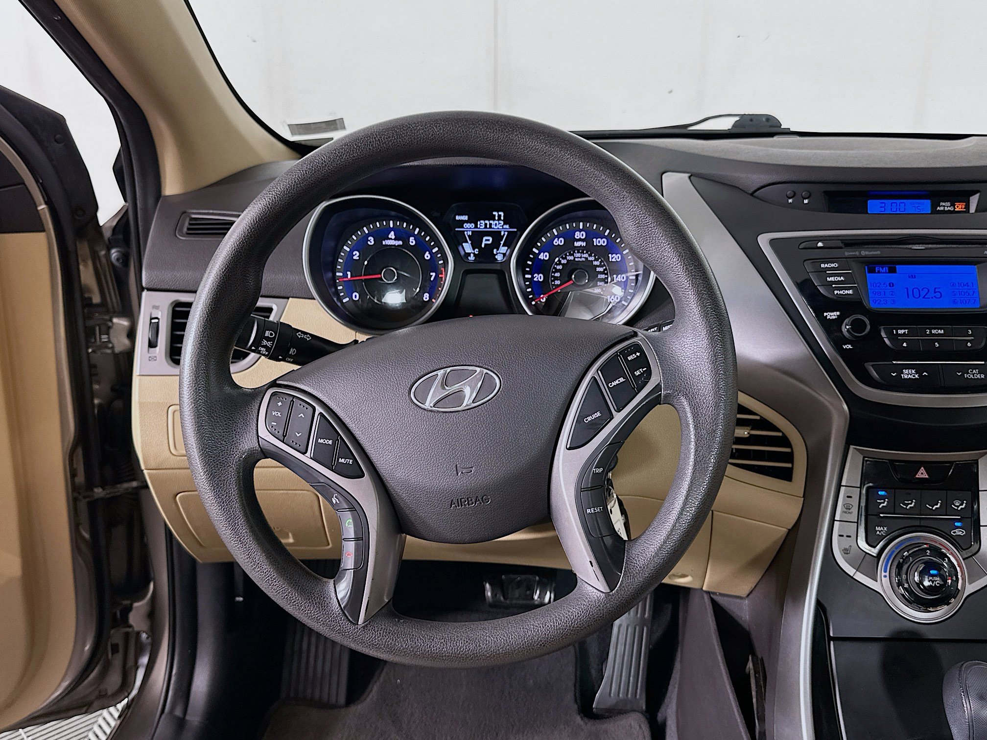 Used 2013 Hyundai Elantra GLS w/ Preferred Pkg FWD image 17