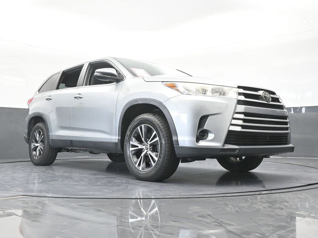 Used 2019 Toyota Highlander LE FWD image 60
