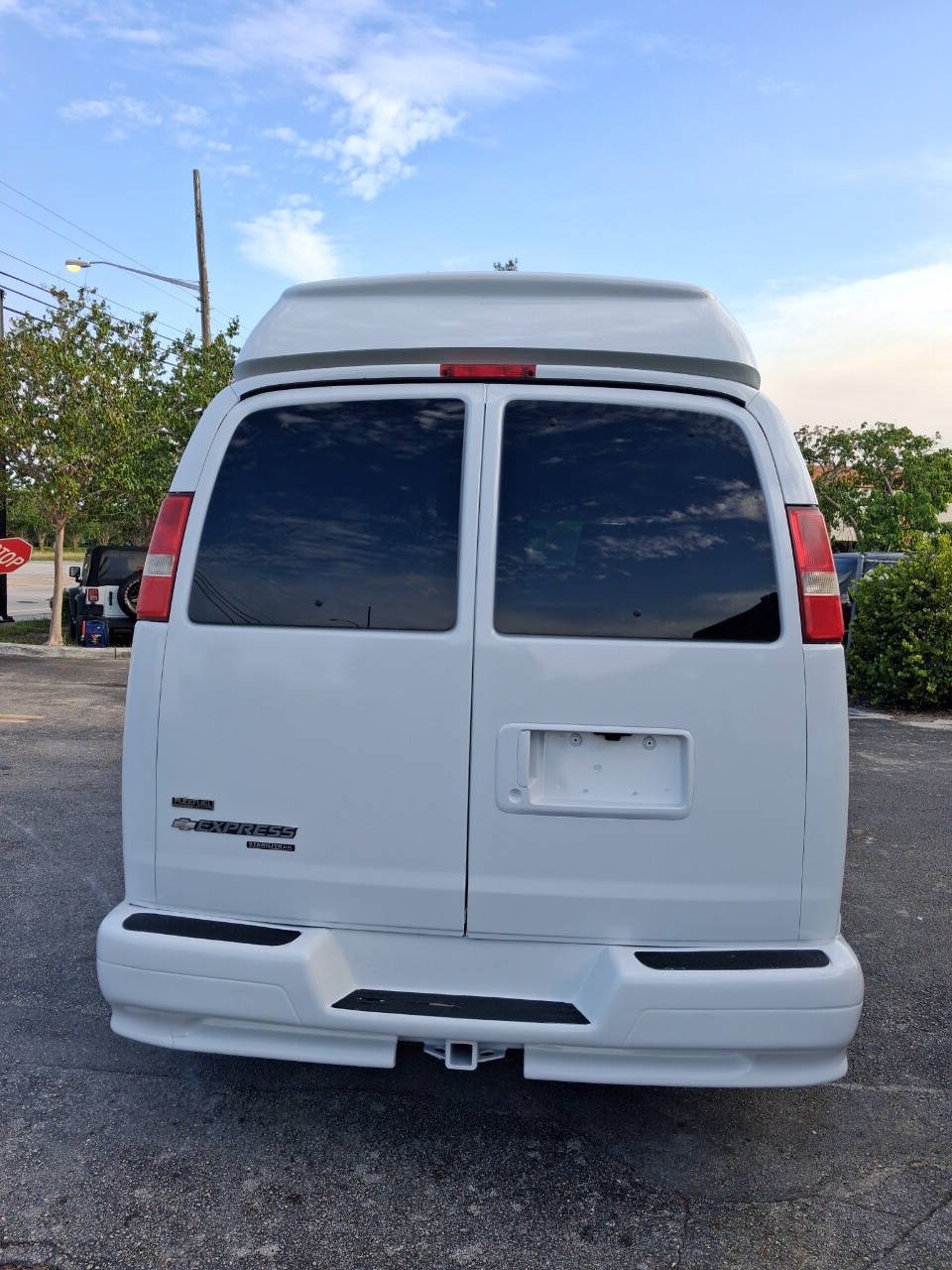 Used 2012 Chevrolet Express 1500 RWD image 7
