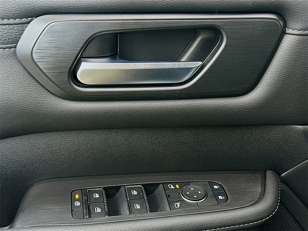 New 2026 Nissan Armada SV image 18