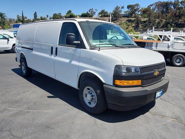 New 2026 Chevrolet Express 2500 Extended w/ Communications Package RWD image 2