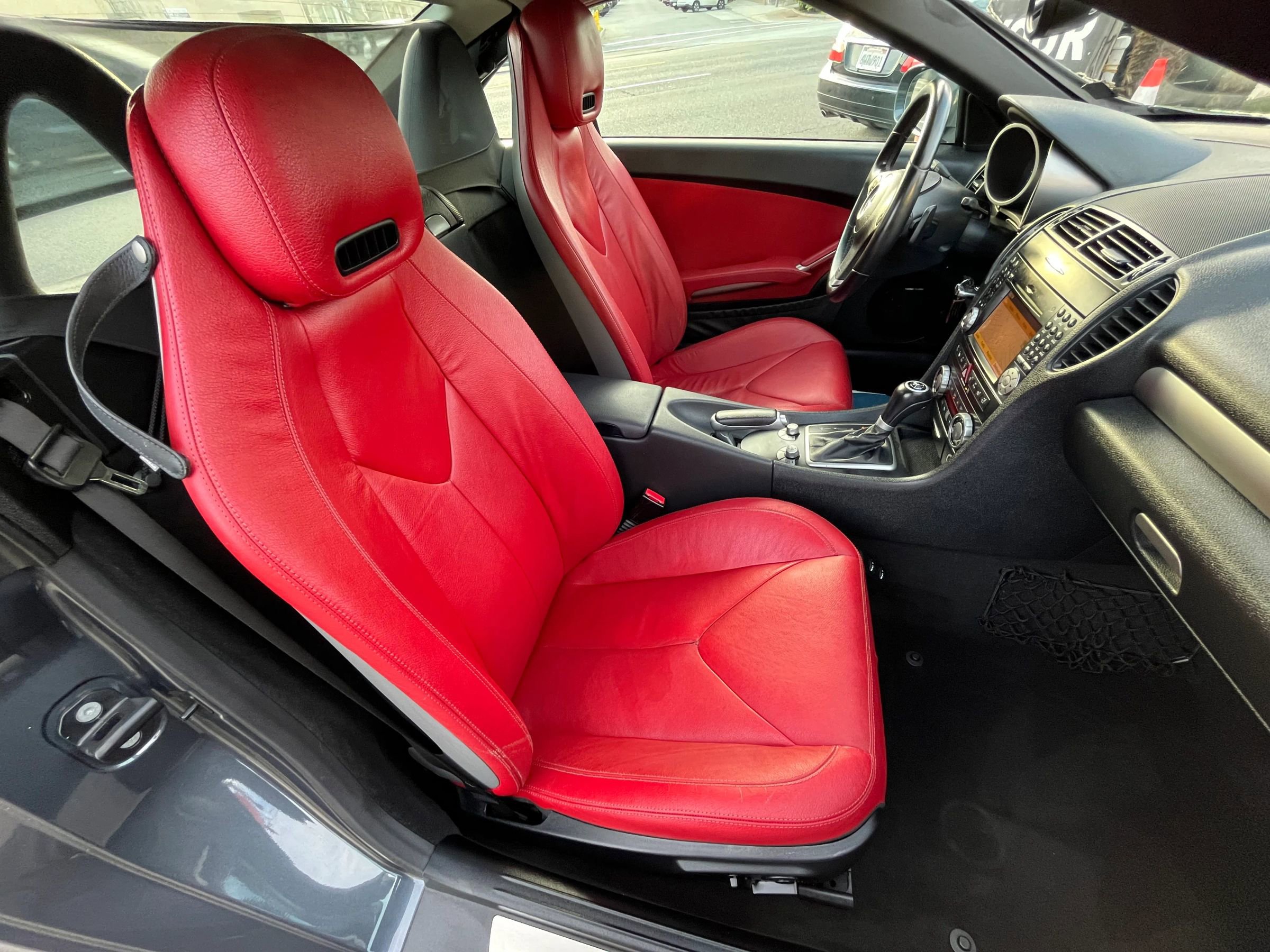 Used 2011 Mercedes-Benz SLK 350 image 19