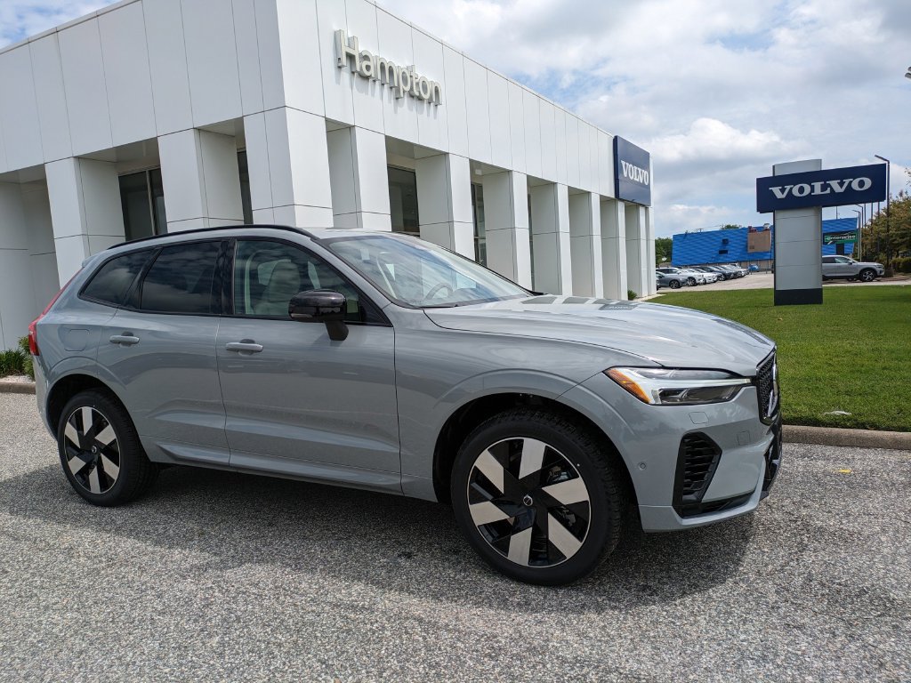 New 2025 Volvo XC60 T8 Plus w/ Protection Package Premier AWD/4WD image 2