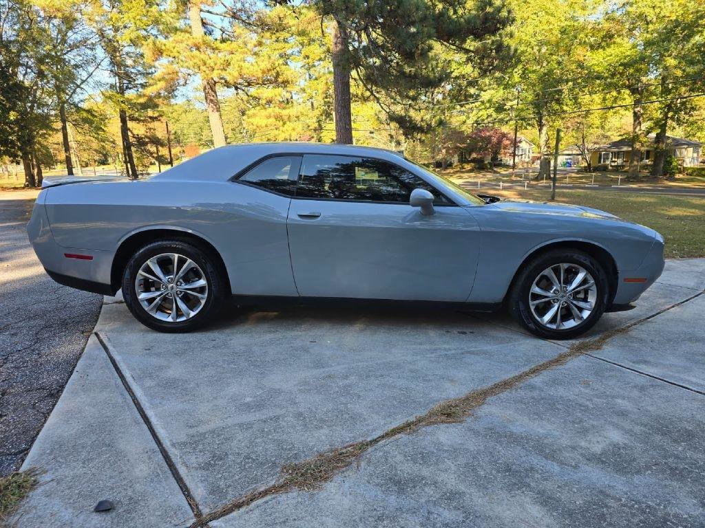 Used 2021 Dodge Challenger SXT AWD/4WD image 31
