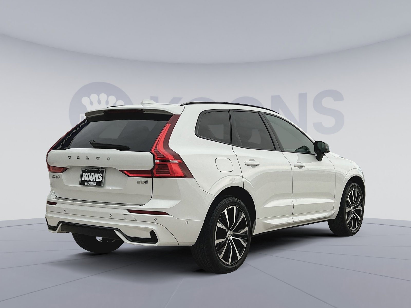 Certified 2023 Volvo XC60 B5 Plus w/ Climate Package image 7