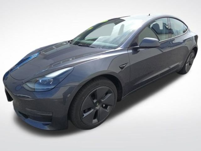 Used 2023 Tesla Model 3 Standard Range image 3
