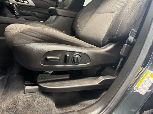 Used 2019 Chevrolet Traverse LT image 14