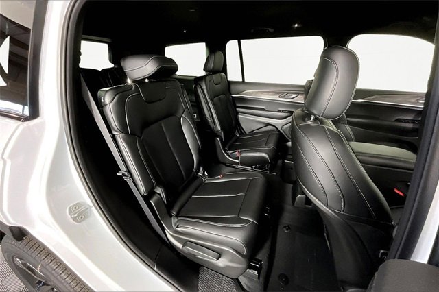 New 2025 Jeep Grand Cherokee L Limited w/ Black Appearance Package image 11
