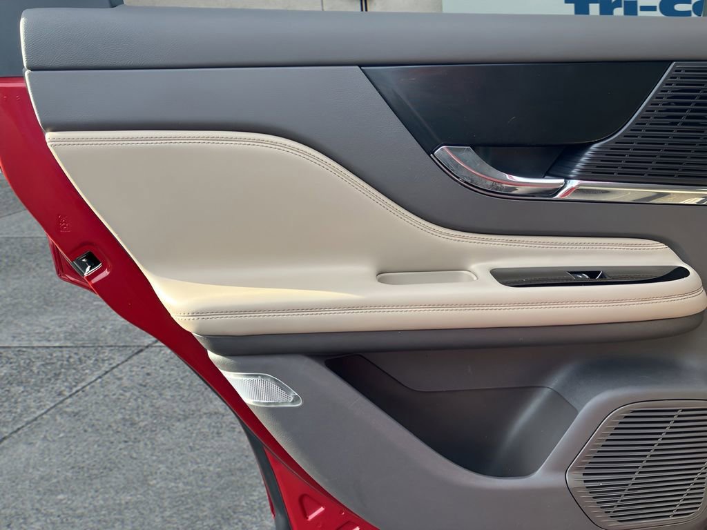 Used 2022 Lincoln Corsair Reserve w/ Elements Package image 38