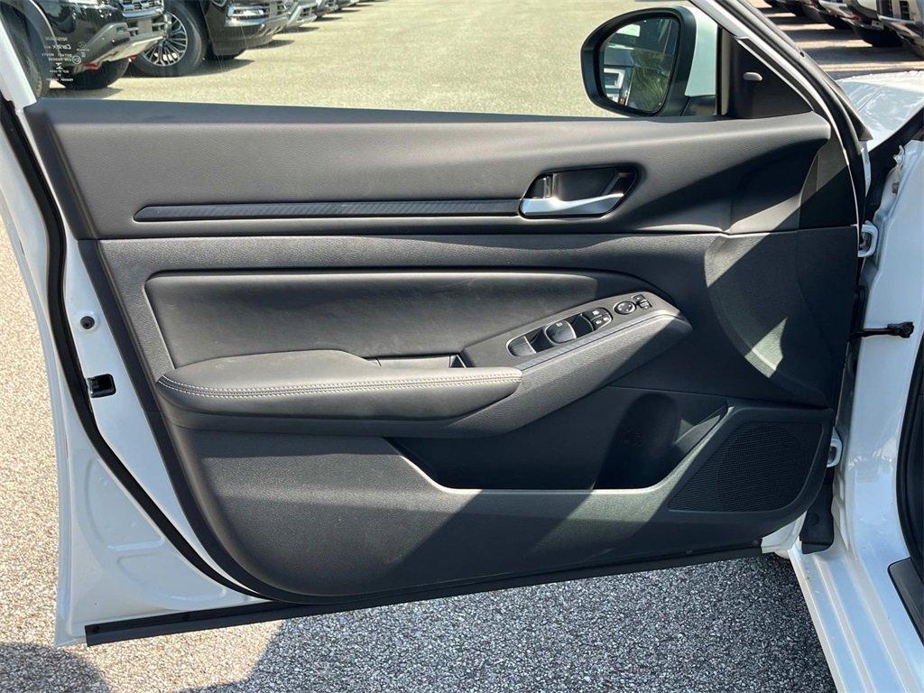 New 2025 Nissan Altima 2.5 SV w/ SV Special Edition Package image 21