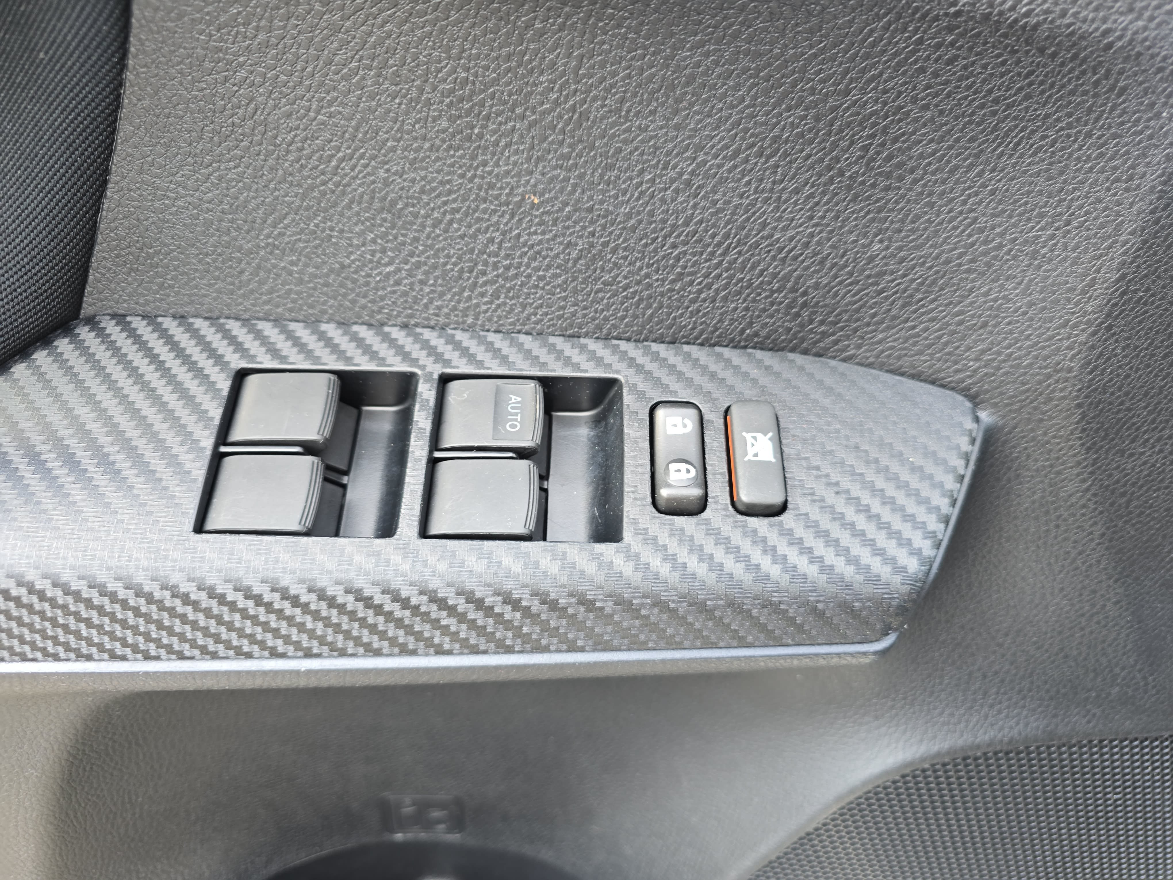 Used 2015 Toyota RAV4 XLE FWD image 27