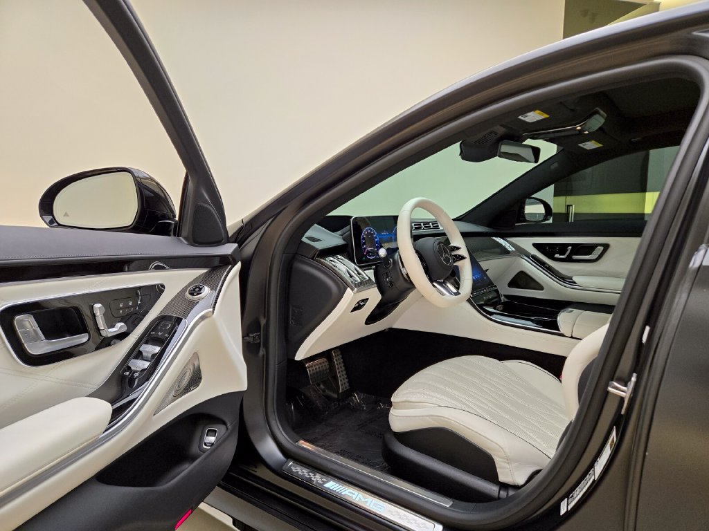 Used 2025 Mercedes-Benz S 63 AMG S image 15