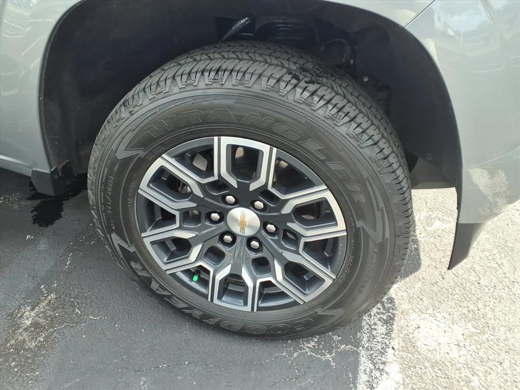 Used 2024 Chevrolet Colorado LT w/ LT Convenience Package III RWD image 16
