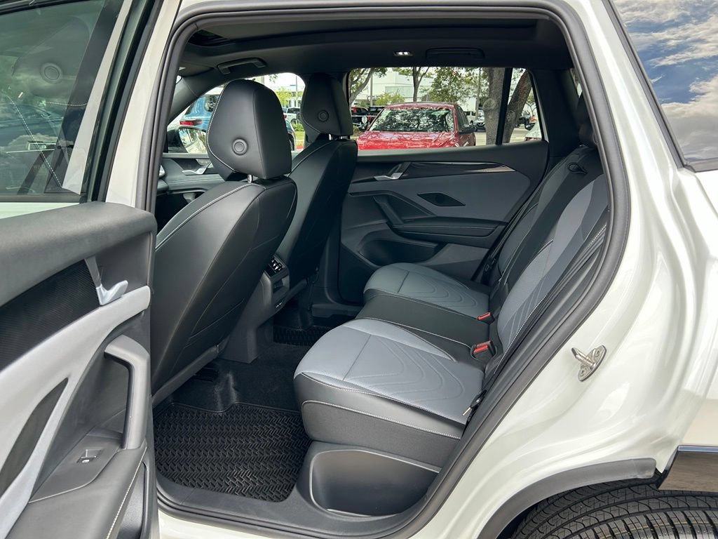 New 2026 Volkswagen Tiguan SE R-Line FWD image 48