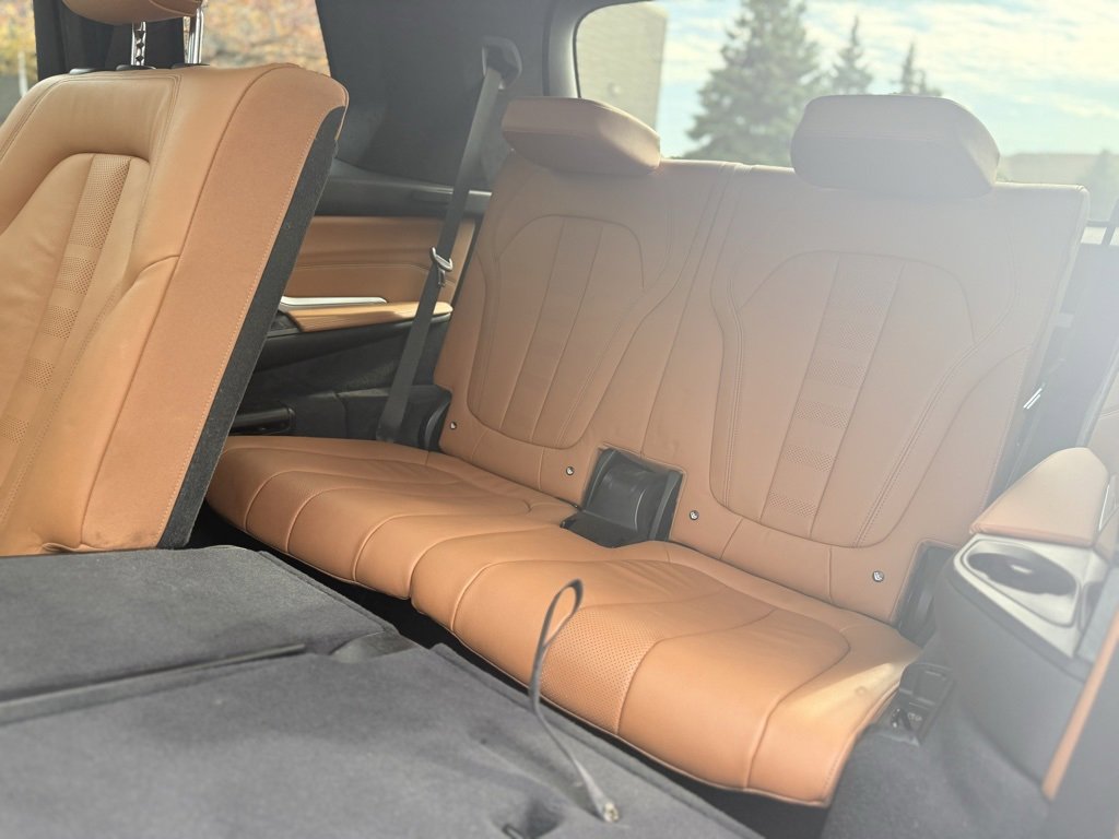Used 2021 BMW X7 xDrive40i w/ M Sport Package image 32