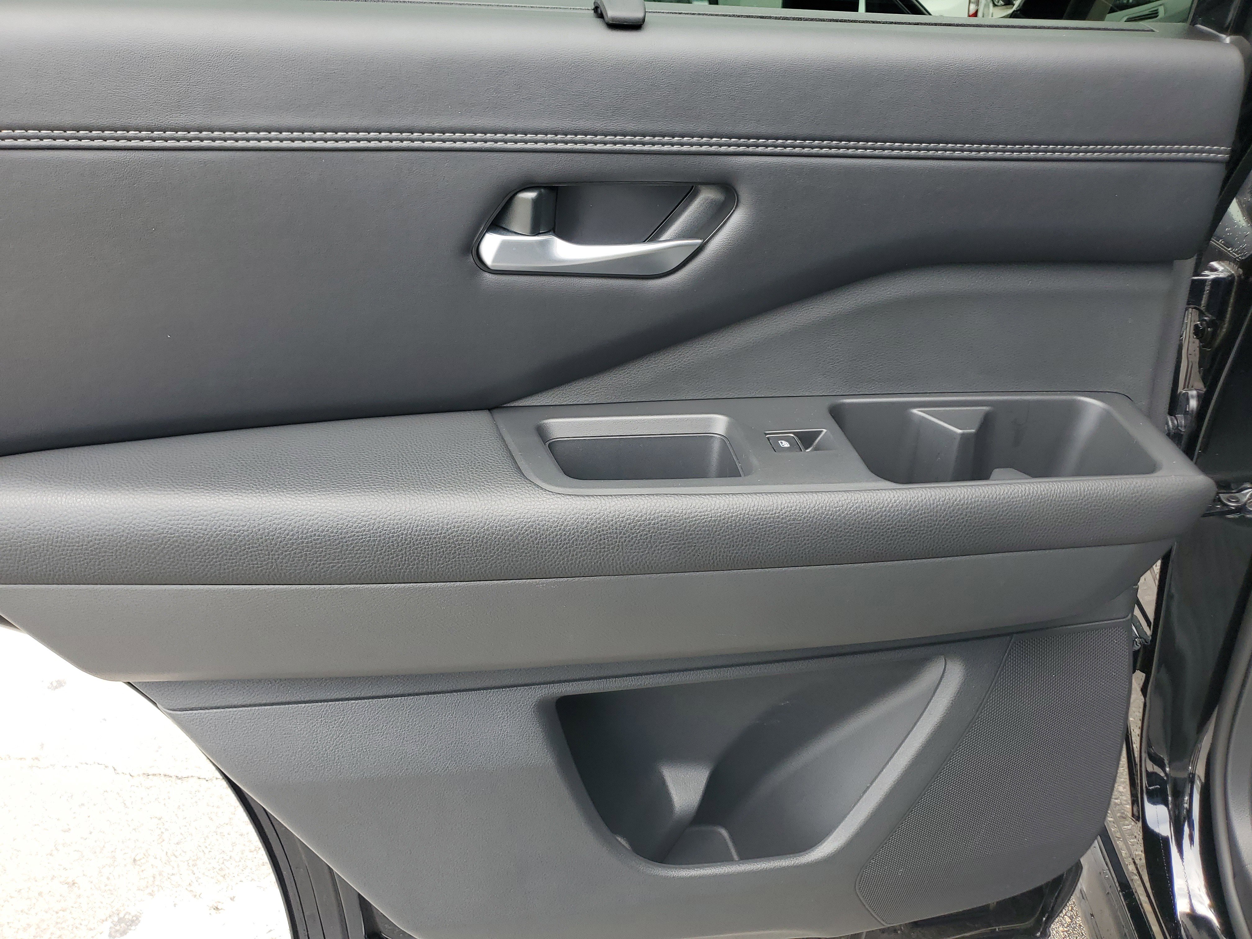 Certified 2024 Nissan Pathfinder Platinum w/ Cargo Package image 30