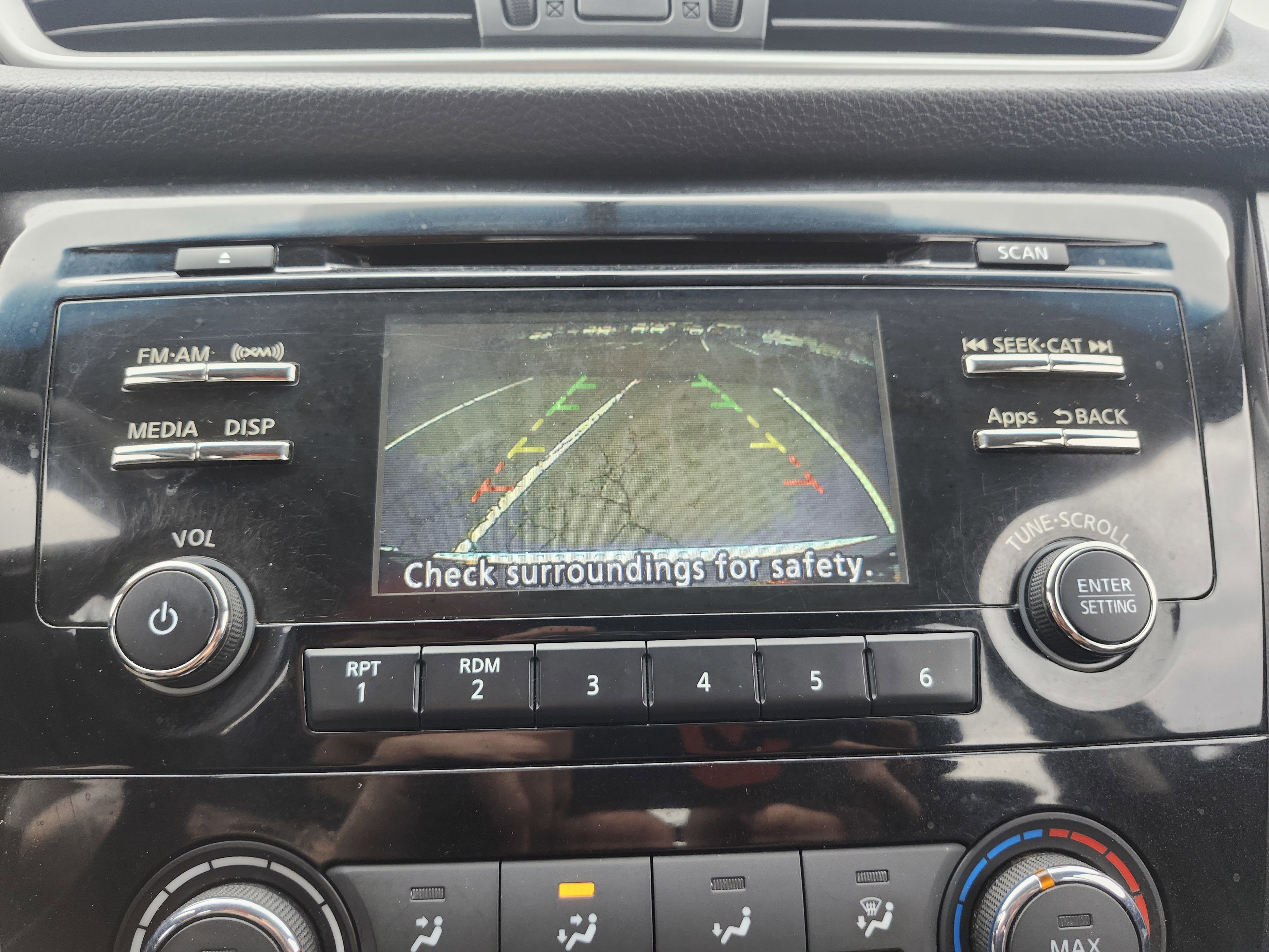 Used 2015 Nissan Rogue S AWD/4WD image 2