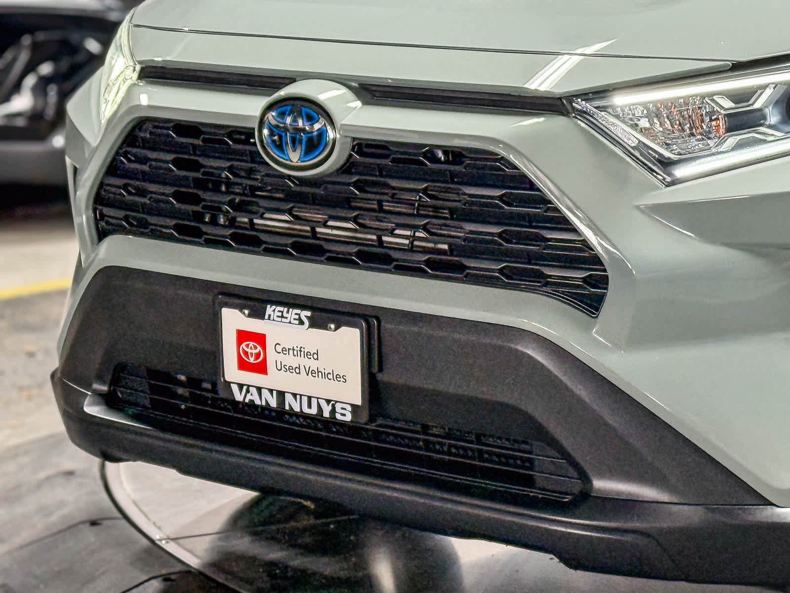 Certified 2020 Toyota RAV4 XLE w/ Carpet Mat Package AWD/4WD image 8