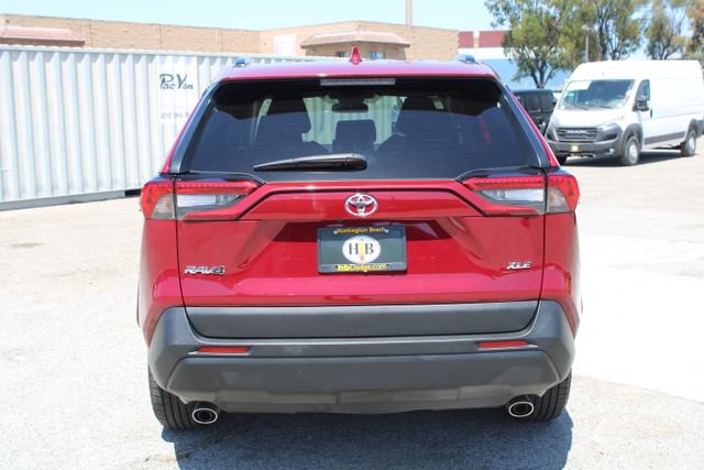 Used 2022 Toyota RAV4 XLE FWD image 5