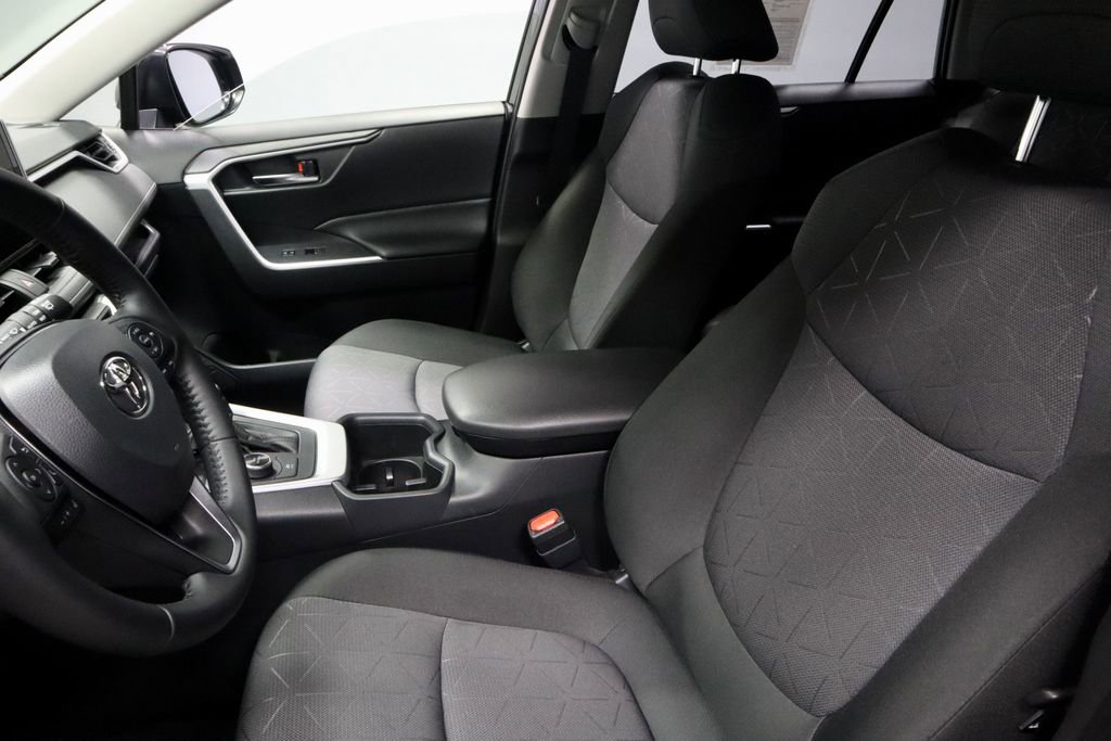 Used 2025 Toyota RAV4 XLE w/ Convenience Package image 23