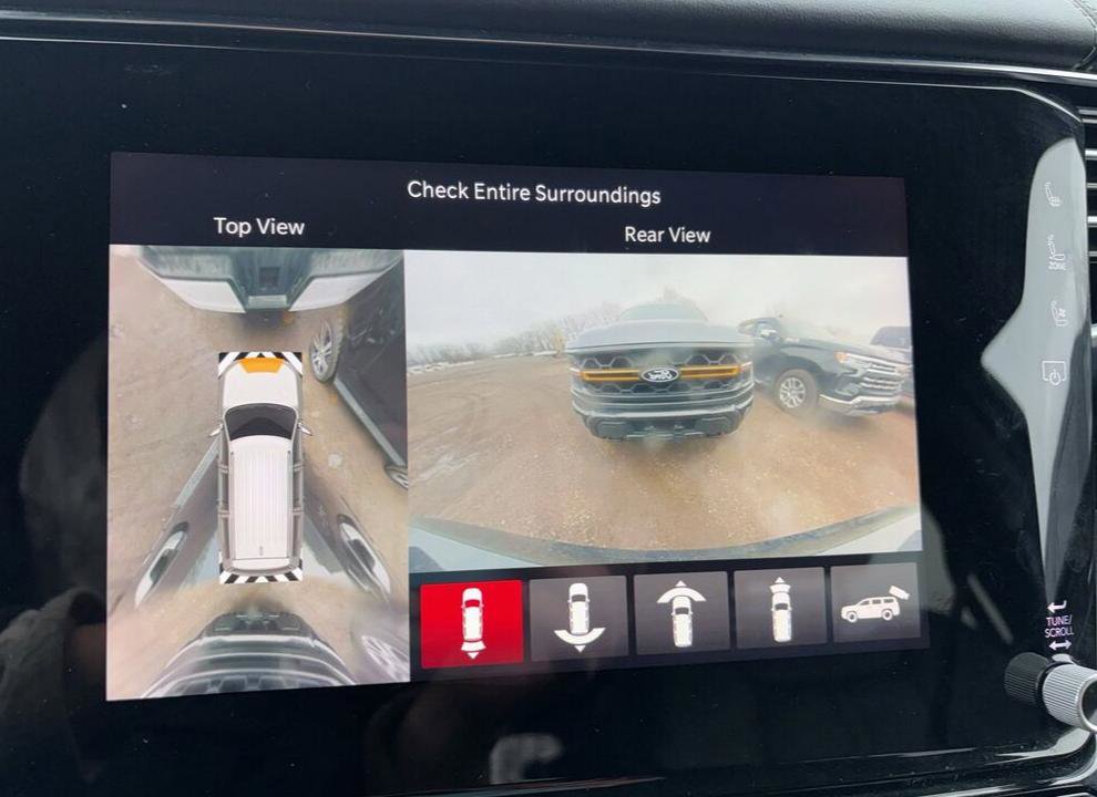 Used 2022 Jeep Wagoneer Series III w/ Premium Group I image 4