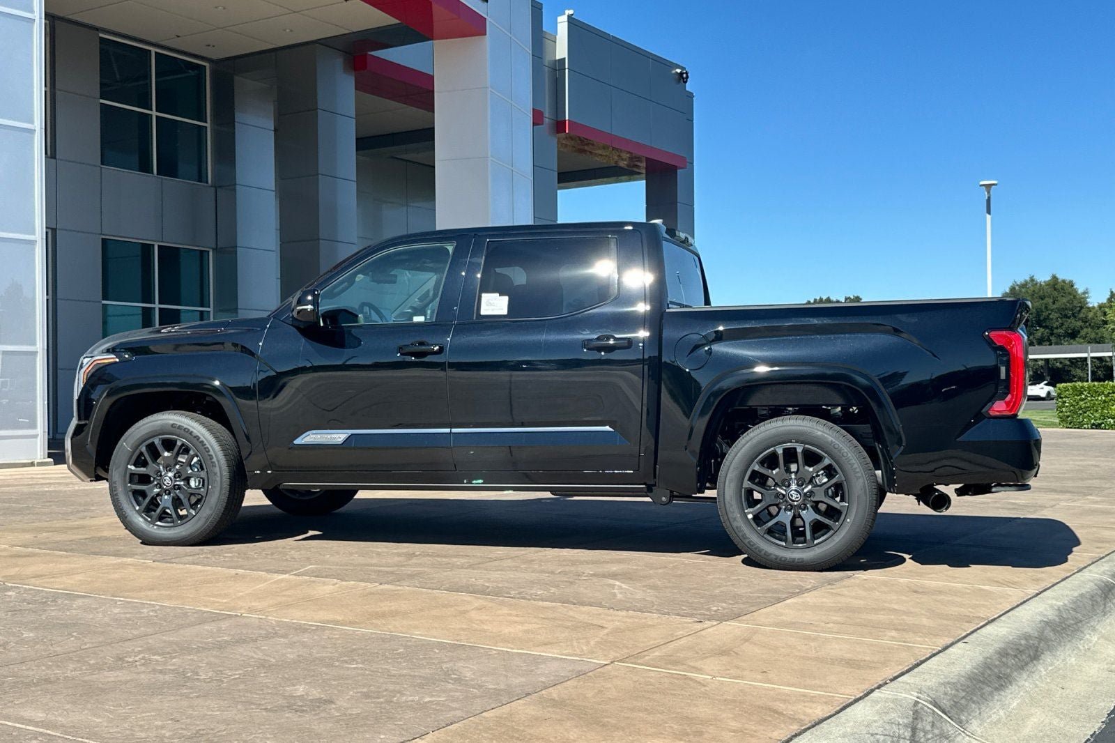 New 2026 Toyota Tundra Platinum AWD/4WD image 7