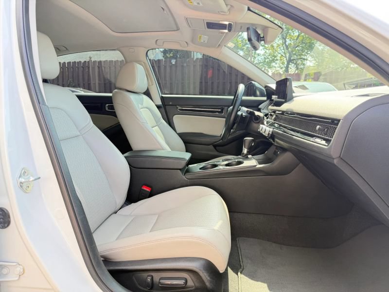 Used 2022 Honda Civic Touring image 29