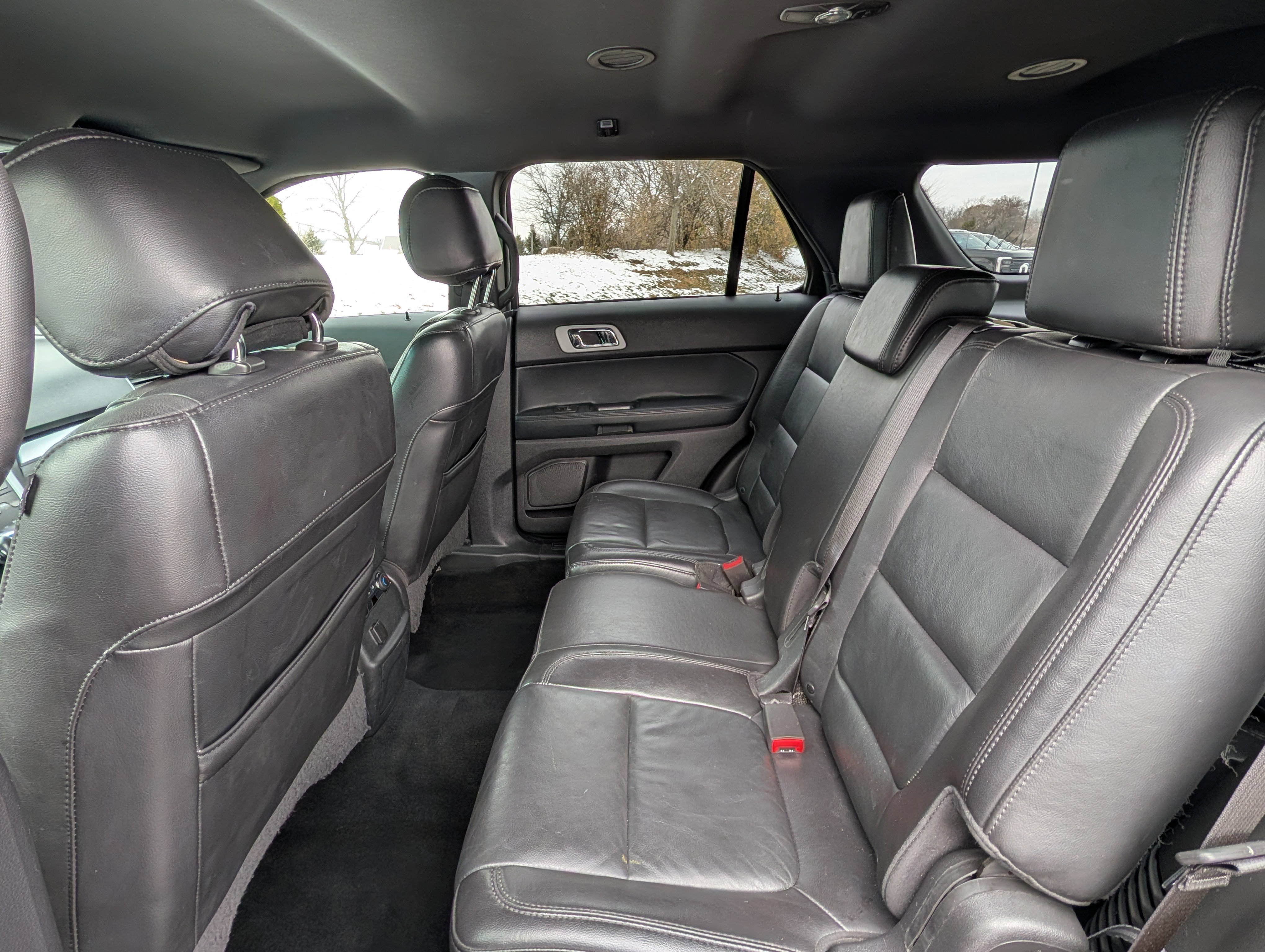 Used 2014 Ford Explorer XLT w/ Equipment Group 202A image 25