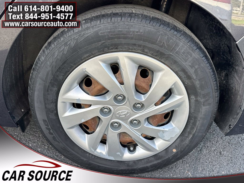 Used 2020 Hyundai Elantra SE FWD image 27