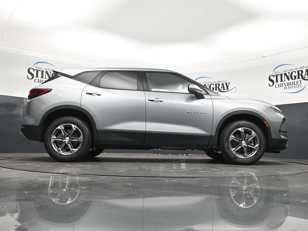 Used 2025 Chevrolet Blazer LT FWD image 33