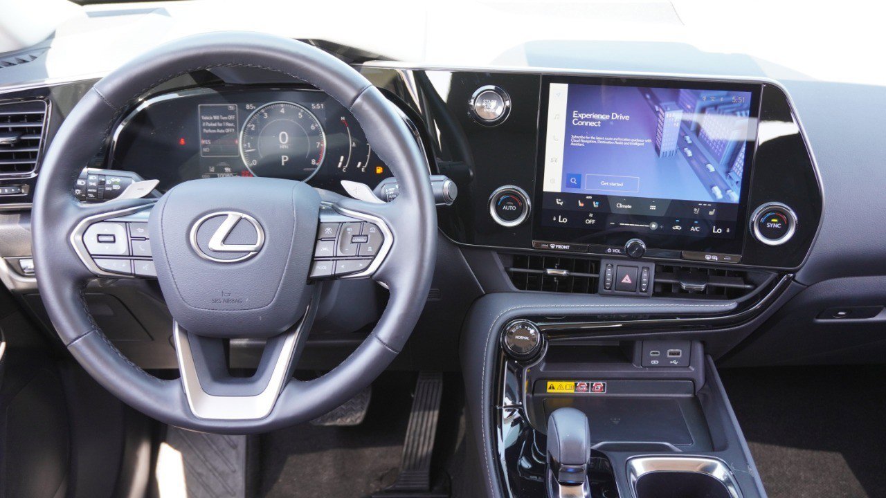 Used 2025 Lexus NX 250 FWD w/ Accessory Package (Z1) image 27
