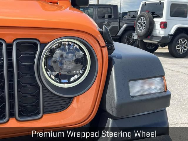 Used 2025 Jeep Wrangler Unlimited Sport AWD/4WD image 9