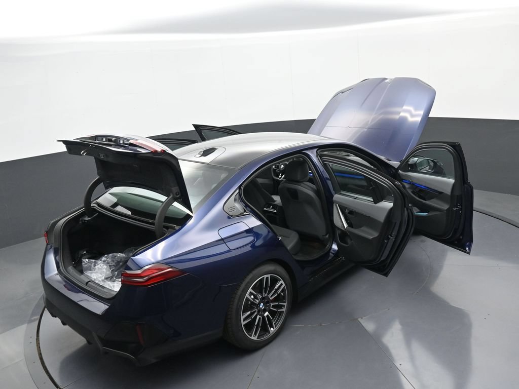 New 2026 BMW 540i xDrive w/ Executive Package AWD/4WD image 44