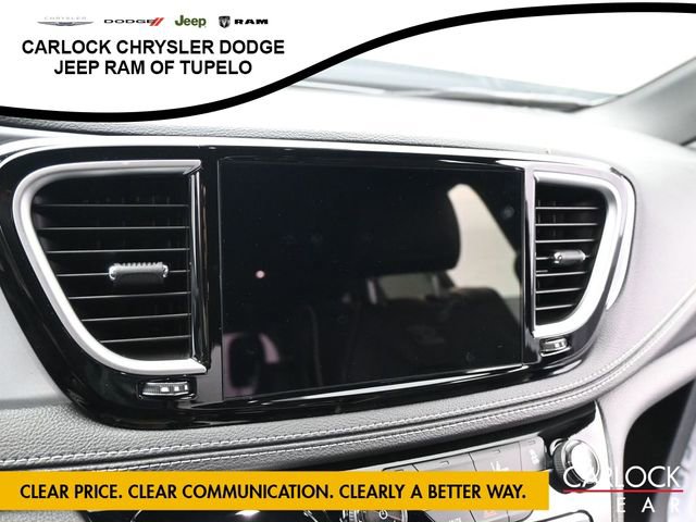 New 2026 Chrysler Pacifica Limited w/ Uconnect Theater Family Group image 23