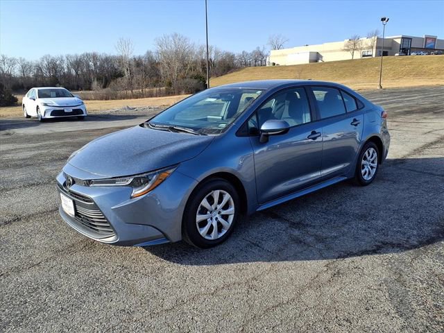 Used 2025 Toyota Corolla LE image 35