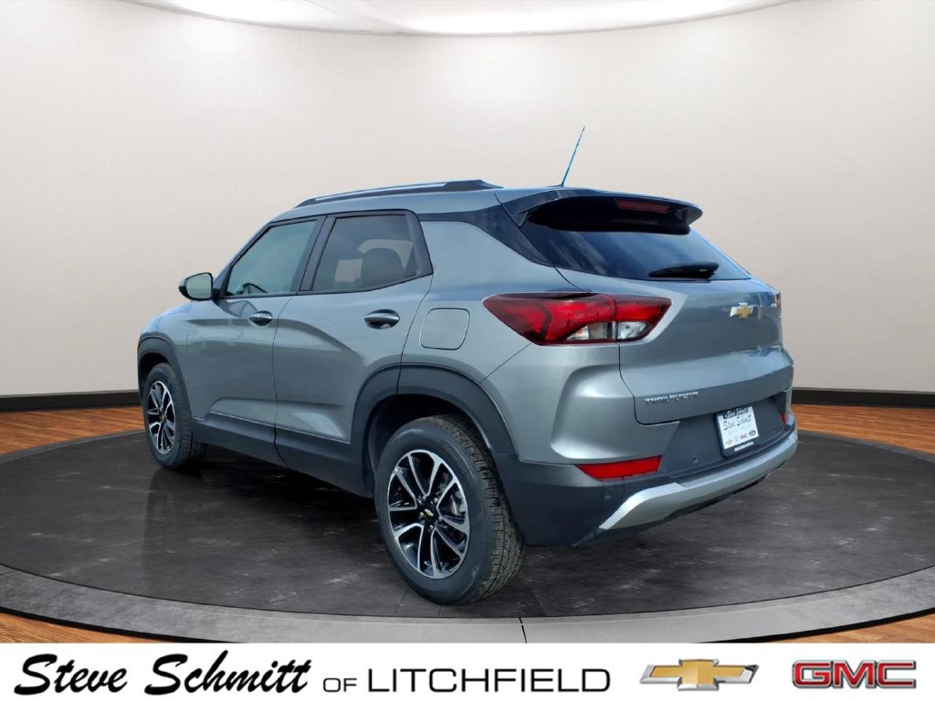 Certified 2024 Chevrolet TrailBlazer LT w/ LT Cold Weather Package FWD image 3