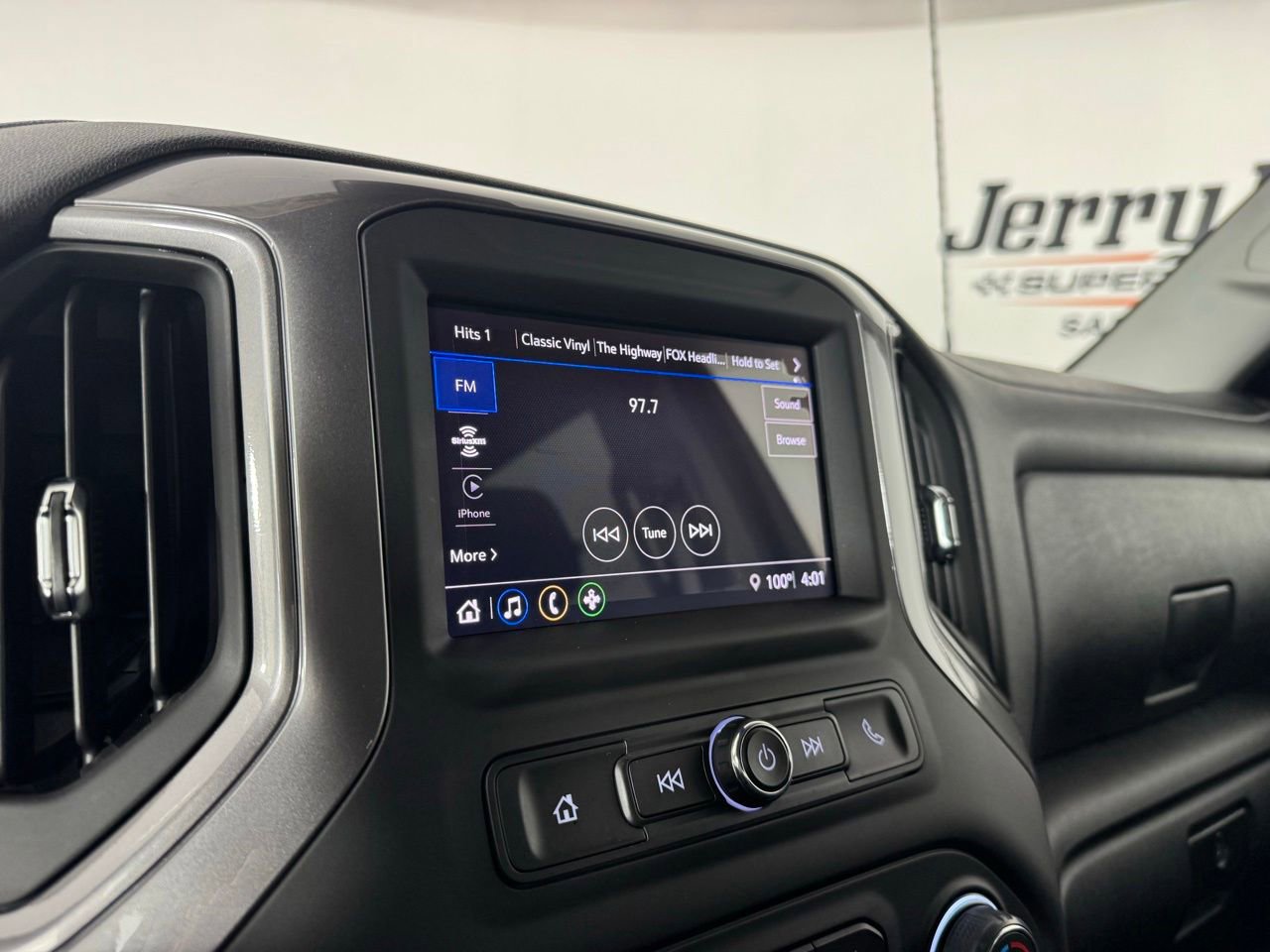 Used 2024 Chevrolet Silverado 2500 Custom AWD/4WD image 20