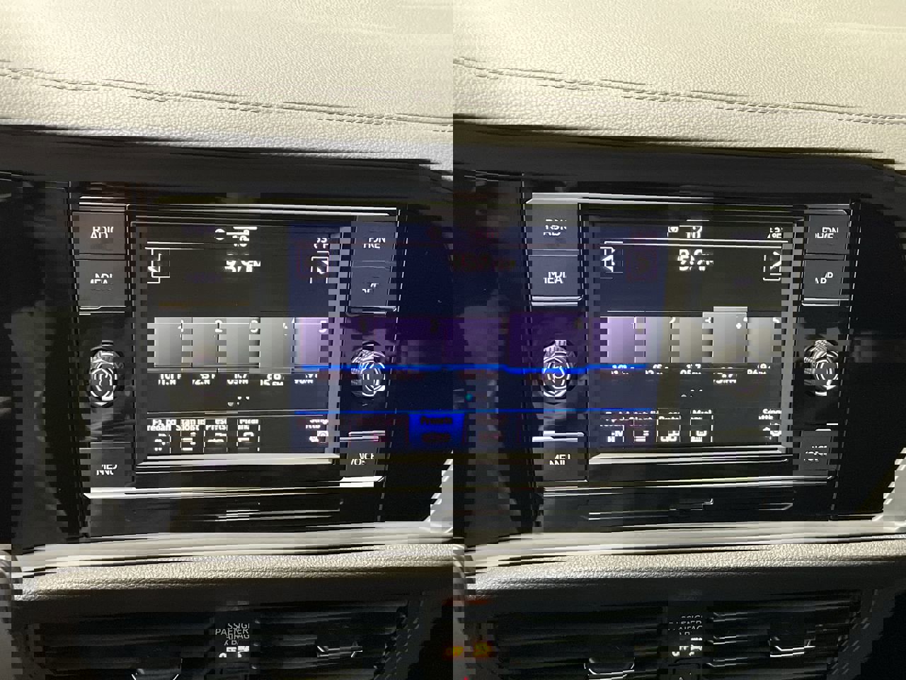 Used 2024 Volkswagen Jetta SE w/ Panoramic Sunroof Package image 18