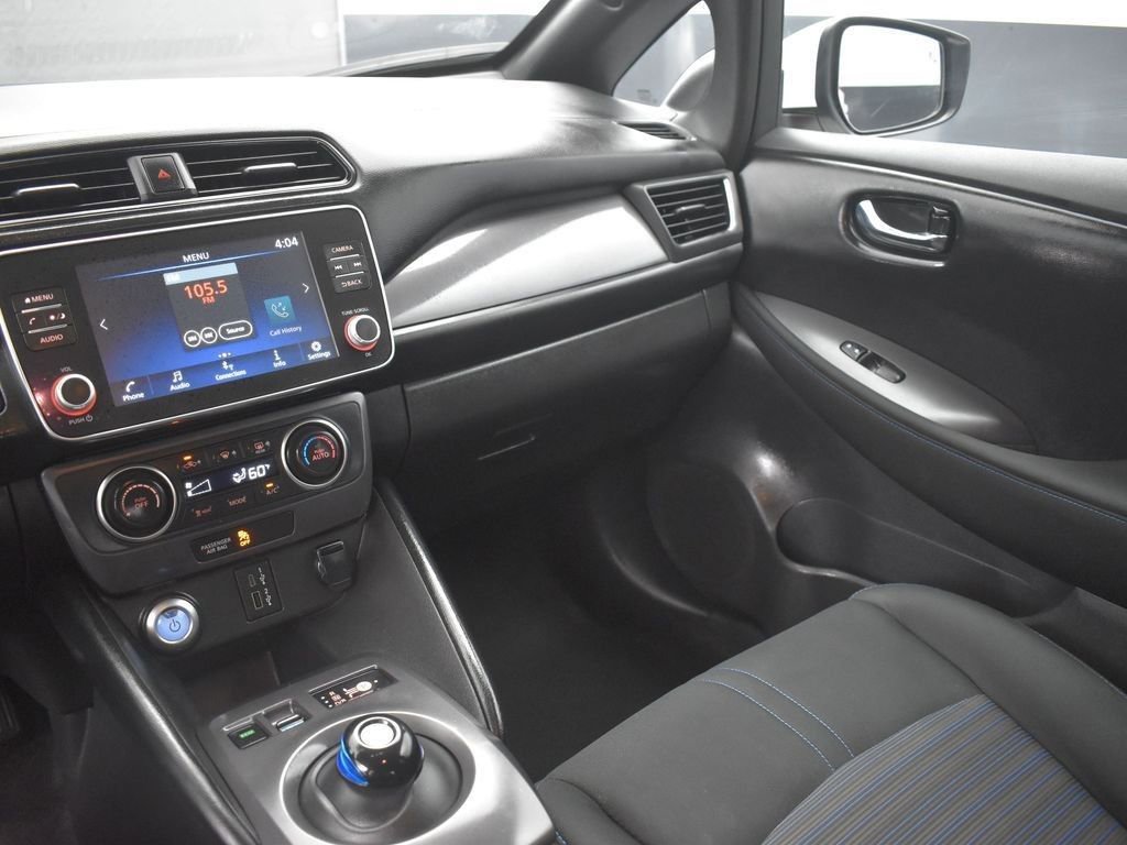 Used 2024 Nissan Leaf S image 32