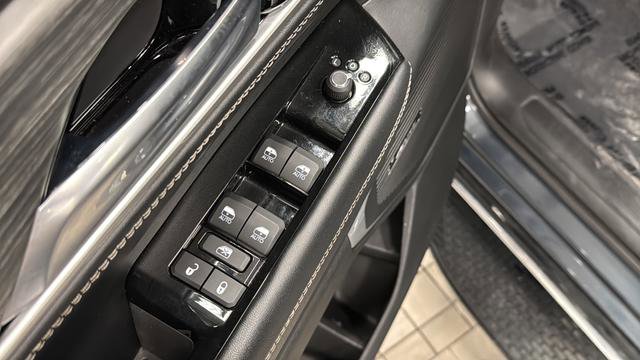 Used 2024 Jeep Wagoneer Series II w/ Convenience Group I image 33