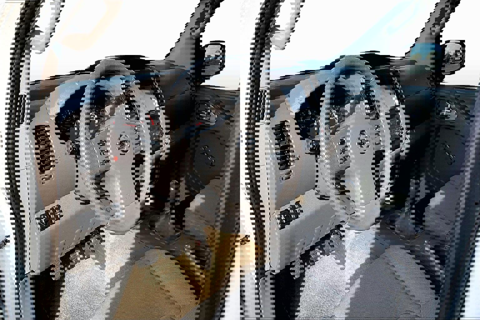 Used 2015 Nissan Frontier S w/ S Preferred Package image 12