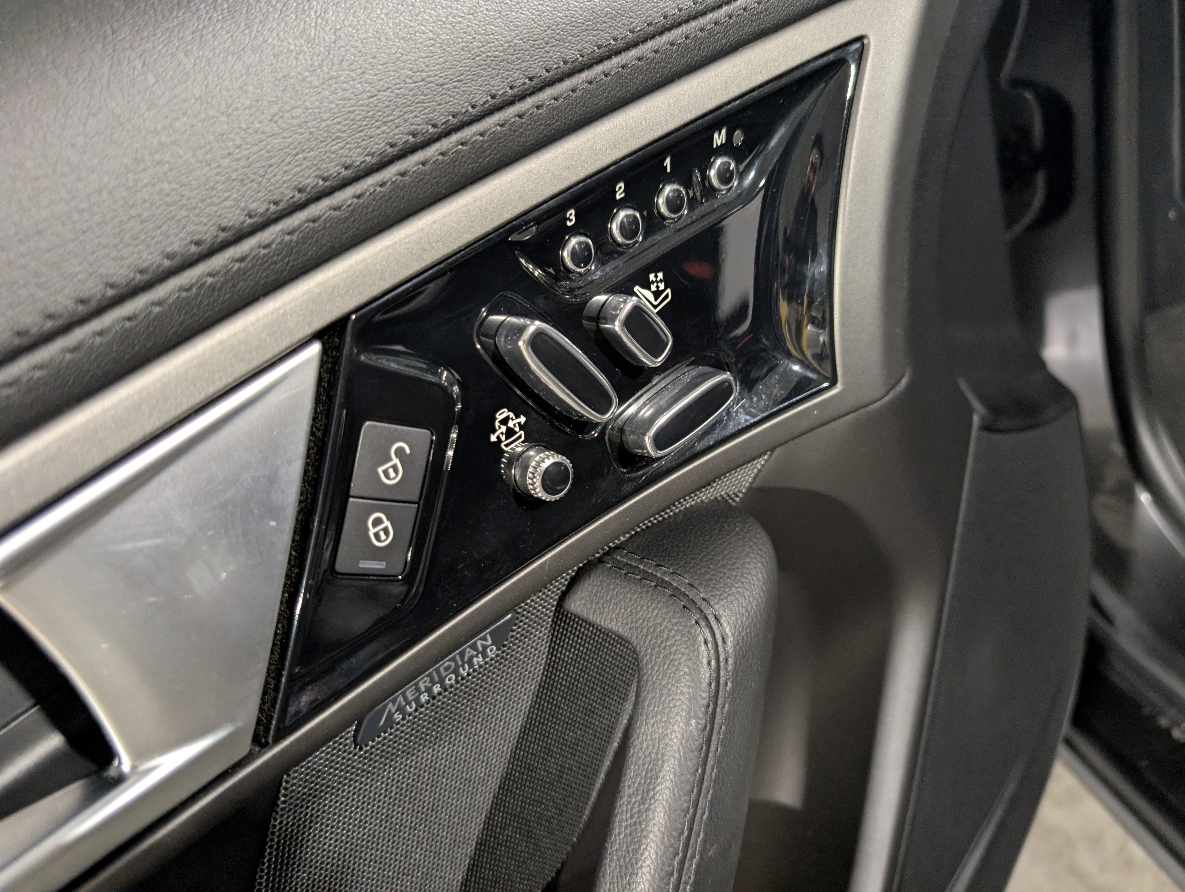 Used 2016 Jaguar F-TYPE Convertible image 24