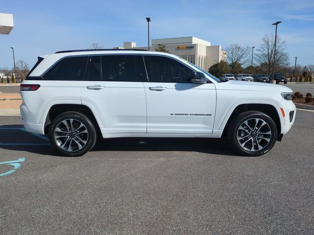 Used 2023 Jeep Grand Cherokee Overland image 3