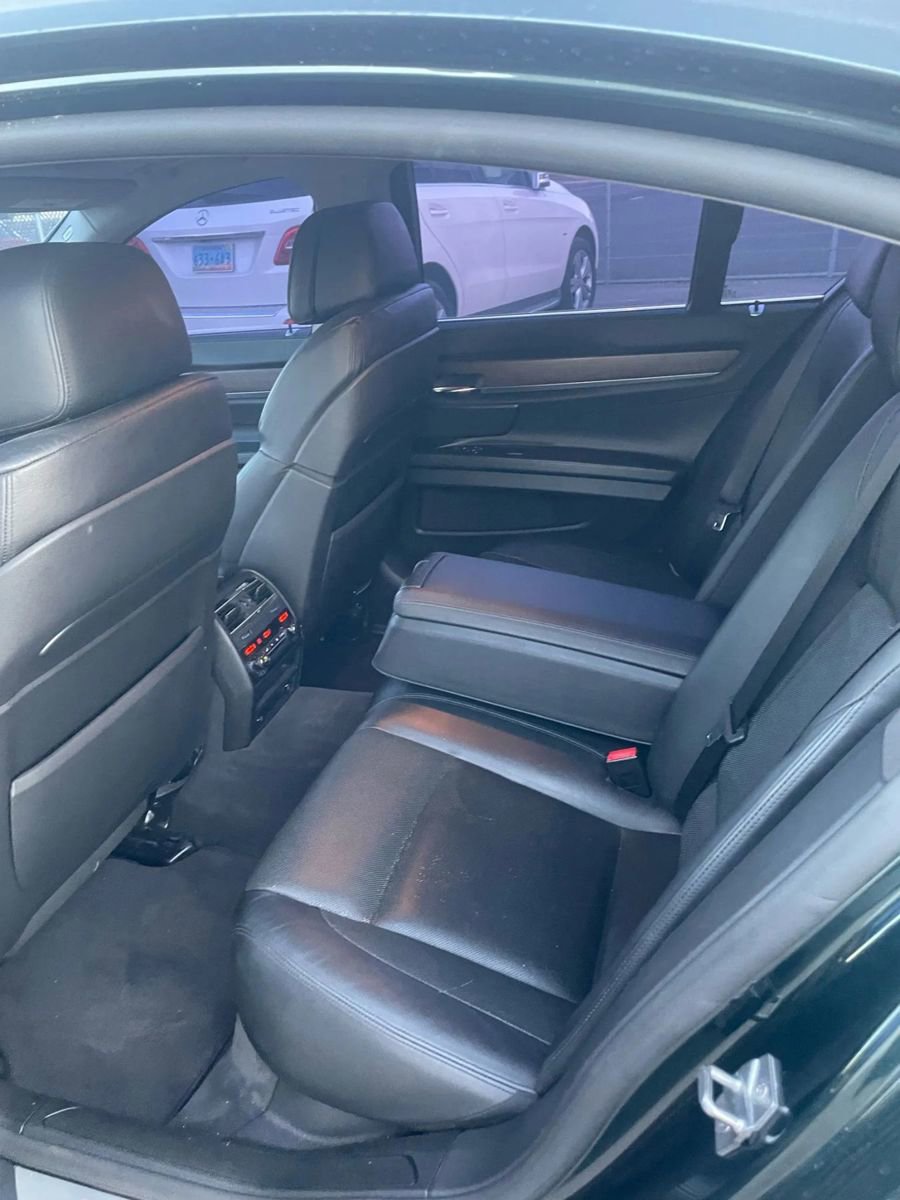 Used 2012 BMW 750i image 7
